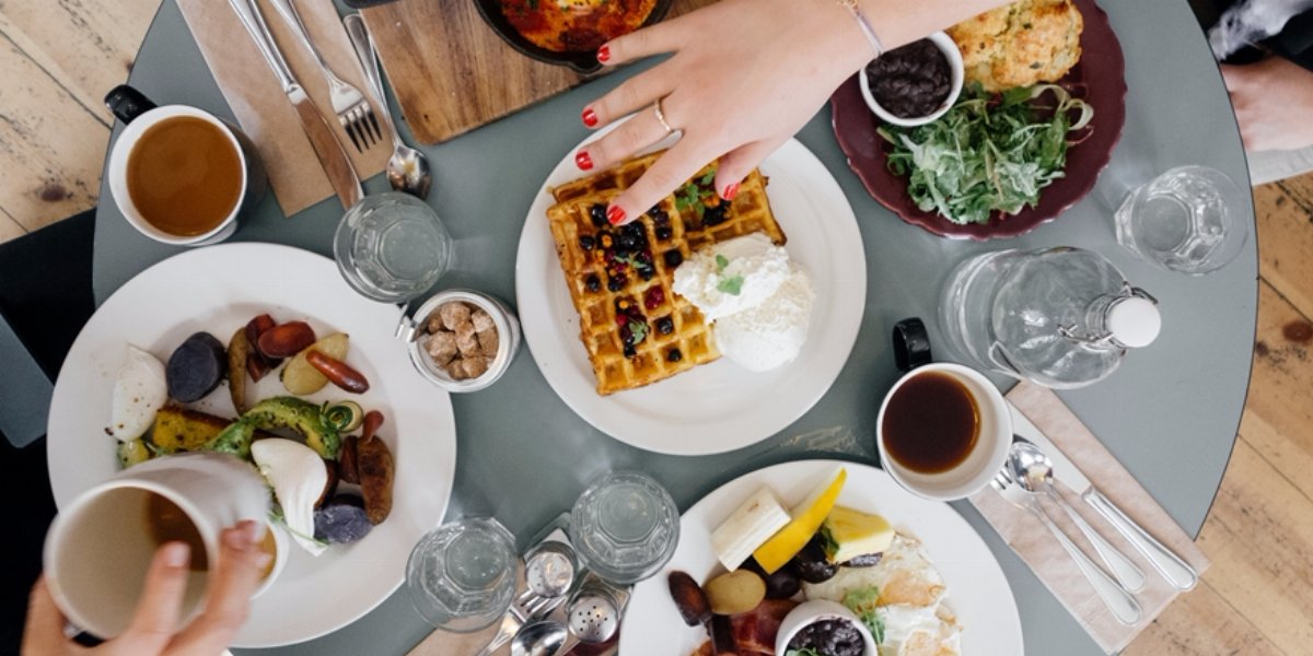 Food on a restaurant dining table.